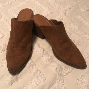Universal Thread Brown Mules Size 10